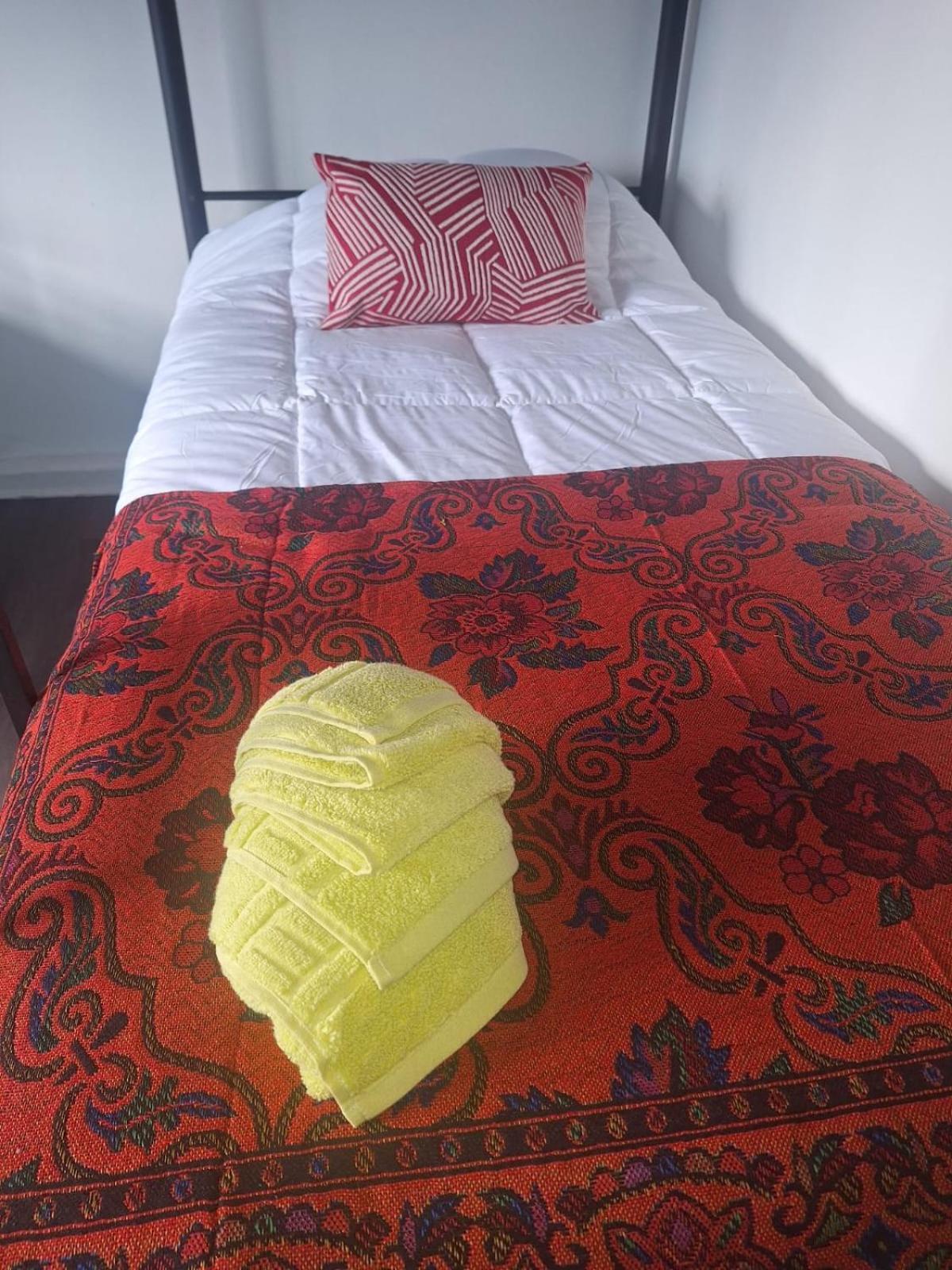 Hostel Kuntur Puerto Natales Bagian luar foto