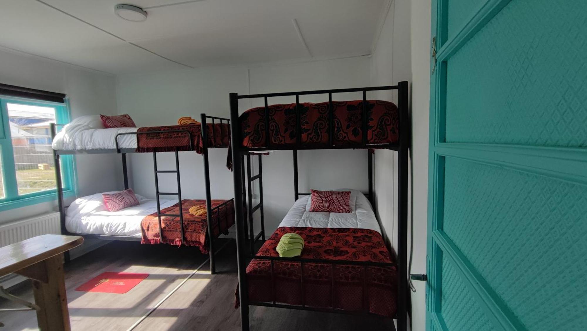 Hostel Kuntur Puerto Natales Bagian luar foto