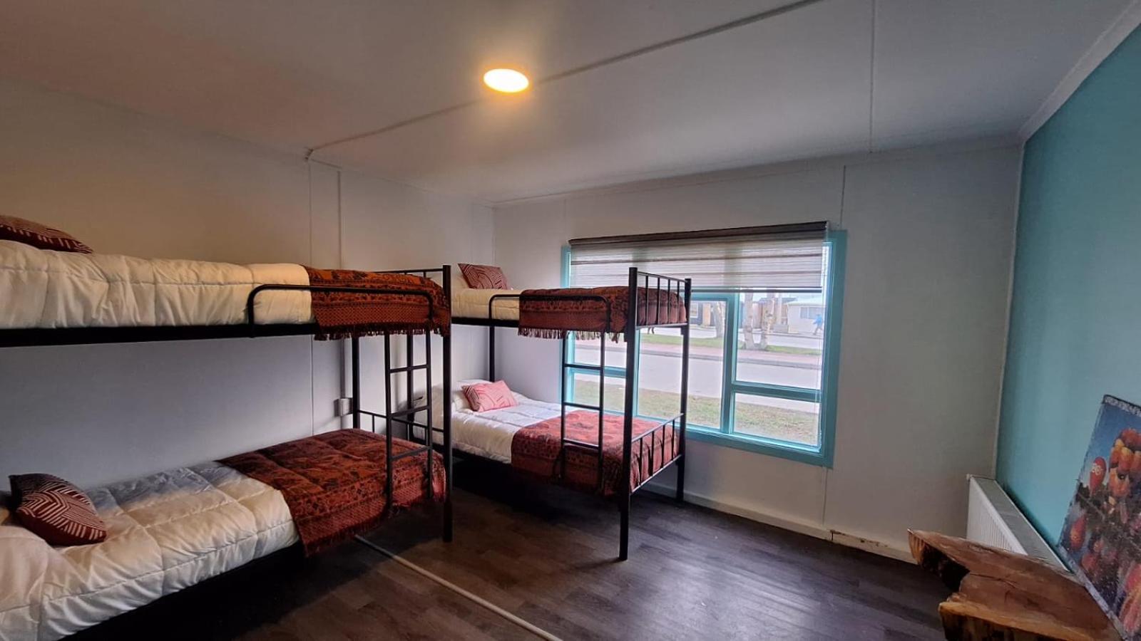 Hostel Kuntur Puerto Natales Bagian luar foto
