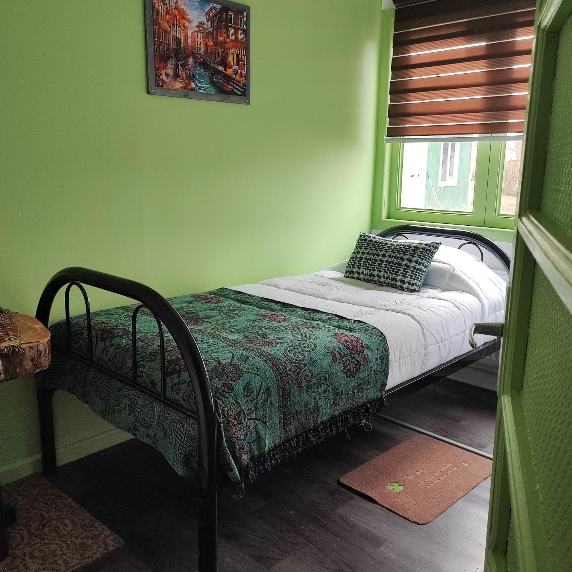 Hostel Kuntur Puerto Natales Bagian luar foto