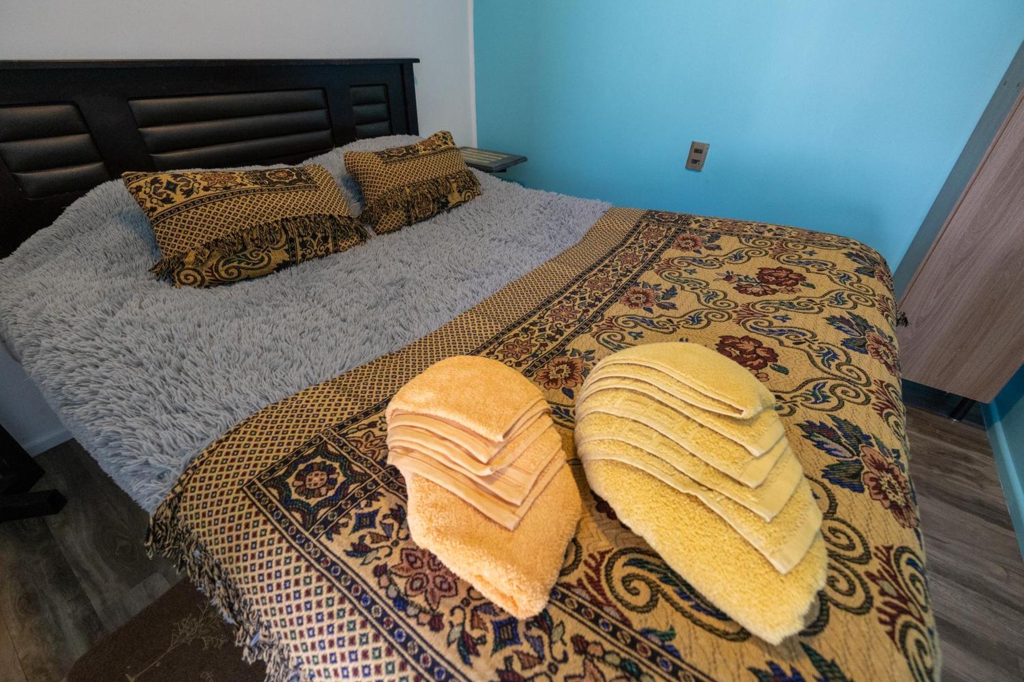 Hostel Kuntur Puerto Natales Bagian luar foto